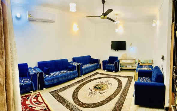 #للبيع بيت #ركن

🏡تفاصيل العقار

المساحه : ٥٠ متر ركن
الواجهيه : ٨
النزال : ٦,٢٥

💠الطابق الاول :يحتوي عل استقبال ومطبخ وصحيات .

💠الطابق الثاني : يحتوي عل غرفتين نوم وصحيات.

💠الطابق الثالث : بيتونه فقط.

📍الموقع :كفائات السيديه ثالث فرع قريب عل شارع العام

الاستفسار : *********** واتساب فقط 

@الجميع
