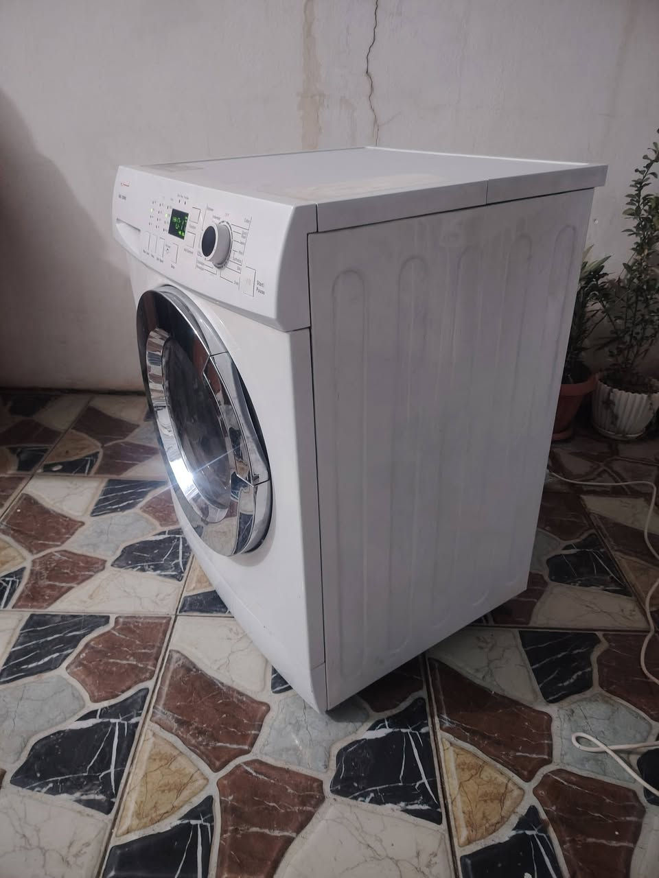 فرۆشتنی خێرا هەرزانی 

غەسالەی شارپ 8 کیلۆ لۆک لۆکە سەر وەستای نەبینیوە بەزەمان ماڵ فەقیرە 
نرخی 90 هەزار و مەعمەلە 
شوێن:سمود ***********
