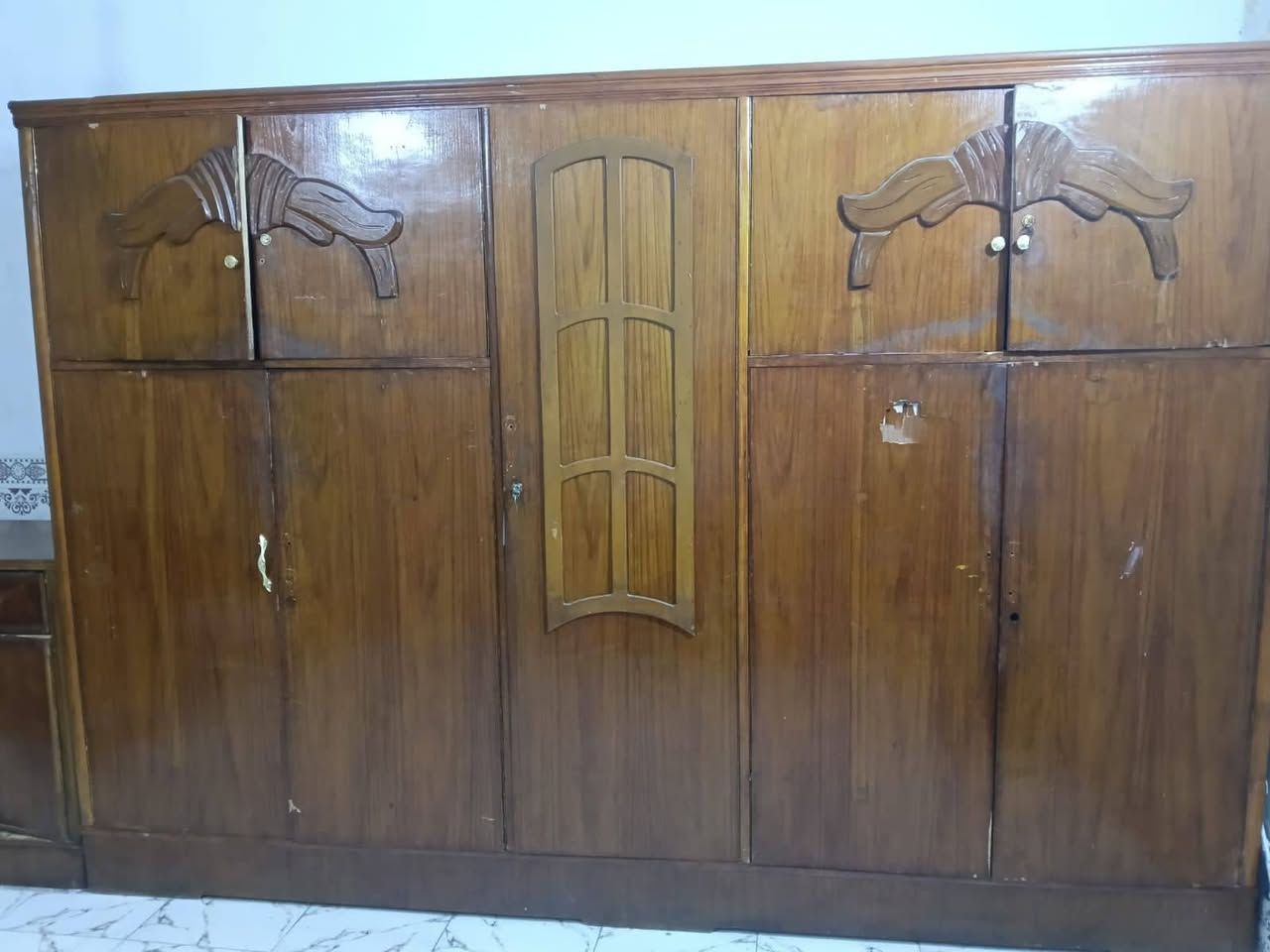 كنتور ابو ملحق خمس بيبان  للبيع
رقم الهاتف ***********
