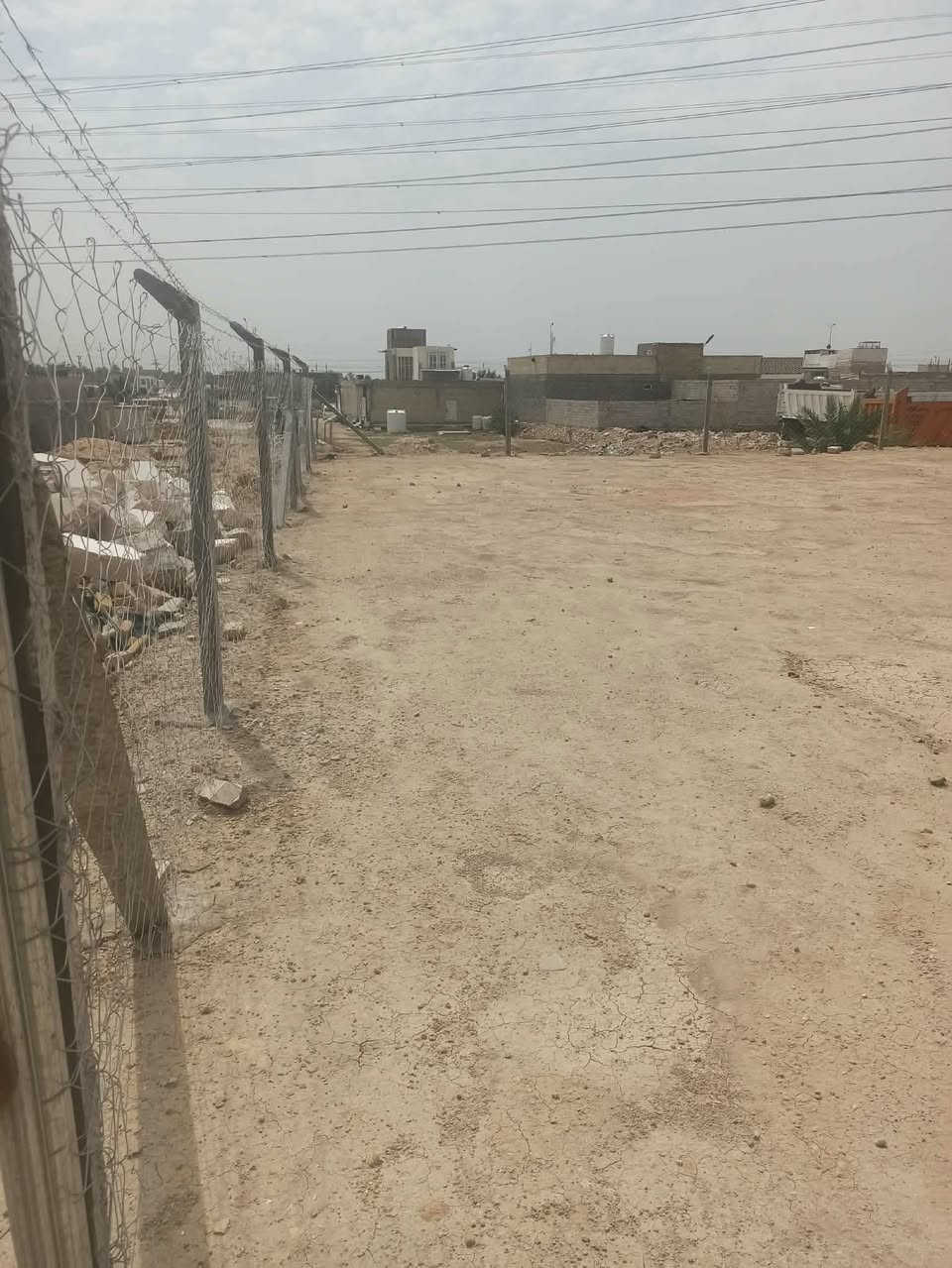 سلام عليكم عارصه 450متر مكانها نجف حولي قرب ساحت مضفر طابو زراعي مشموله بتطويب مسيجه ومدفونه كامله جيب مواد وبني للاسستفسار ***********
ملاحضه تبعد عن الإمام علي عشر دقايق
