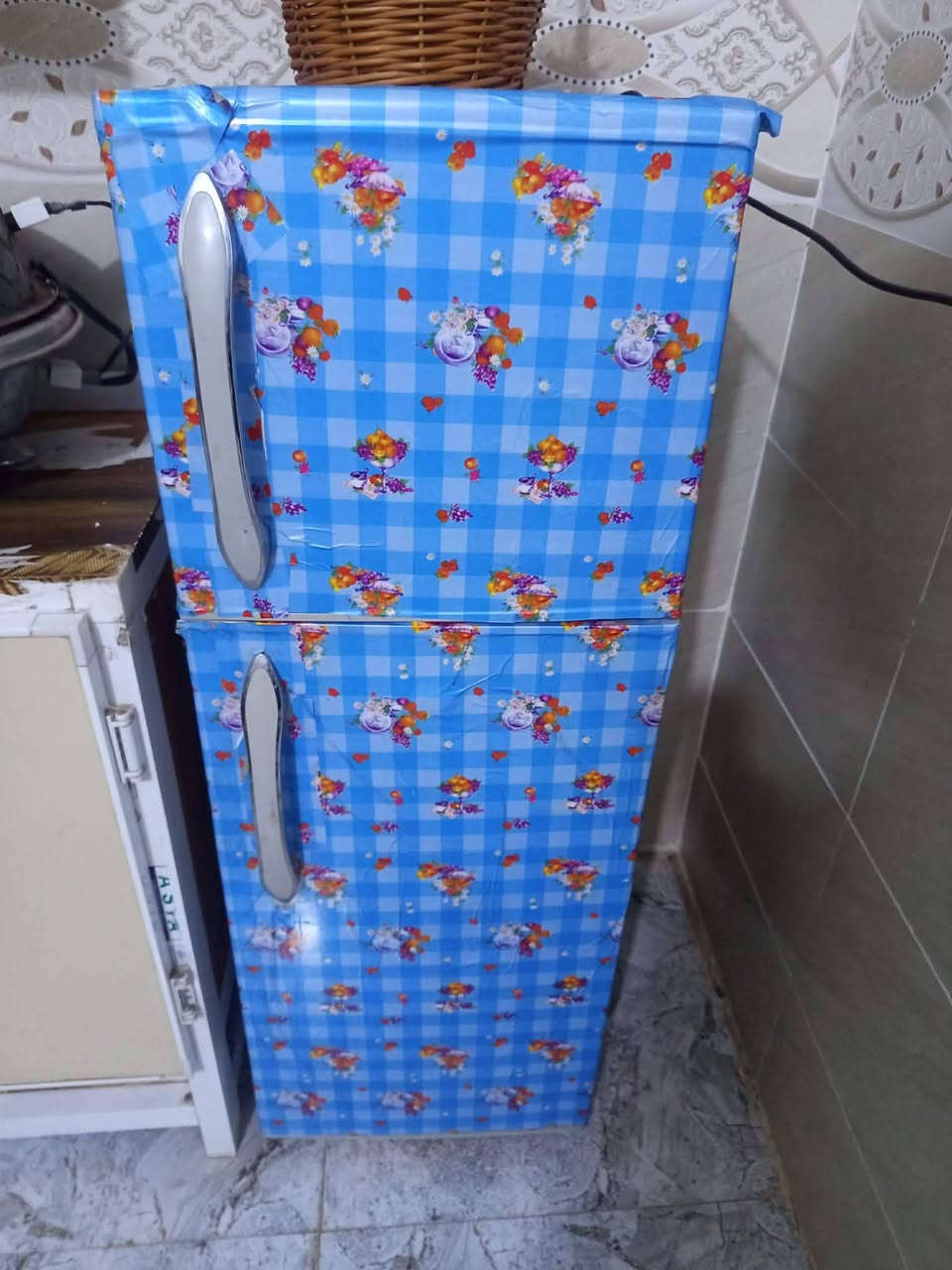 ثلاجه للبيع سعر 75 قفل  @إشارة


**إذا كنت صاحب هذا الإعلان وتريد حذفه لأي سبب، رجاءا أرسل رسالة إلى الدعم الفني**