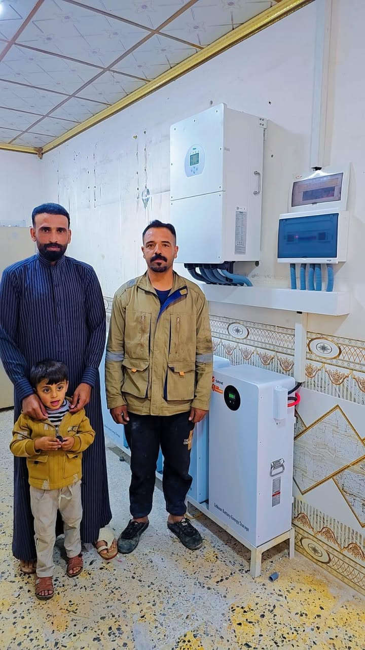 📅 تاريخ اليوم: [2026/3/14 ]
🔆 تنصيب منظومة طاقة شمسية 🔆
 تم بفضل الله تجهيز منظومة طاقه شمسية لمنزل الأخ رياض الجواد قرية لزاكه ضمن الرقعه الجغرافيه لمحافظة كركوك تجهز المنضومه المنزل ب 50  أمبير نهاراً بالاضافة الى 50 أمبير ليلاً 
مكونات المنظومه
🔵 الواح  حجم 615 واط بايفشل ذات كفائة عالية.عدد 19

🔵جهاز انفيرتر حجم.16kw(72 امبير) 

🔵بطاريه ليثيوم حجم14.3kw عدد 4

شركة خليل العزاوي للطاقة الشمسية 
العنوان:
الفرع الاول: كركوك سايدين الواسطي قرب مجمع مينا

الفرع الثاني: قضاء الحويجة السوق الكبير قرب جامع الحاج عبد الواحد
.................................................................... 
ملاحظة مهمة جدا:عند حدوث أي خلل بمنظومتك عليك بتصوير فيديو للشاشة الانفيرتر لحظة حدوث أي خلل ومن ثم إرسال رسالة عن طريق الواتس آب إلى أي رقم من هذه الأرقام أو مراسلة الصفحة عن طريق الفيس بوك ليتسنا لنا معالجة الخلل بأسرع وقت ممكن وتستمر منظومتك بالعمل على مدار 24 ساعه.
.............................................................................
للحجز والاستفسار الاتصال او مراسلة الأرقام التالية  أو مراسلة البيج عن طريق الماسنجر :

ابراهيم :***********_***********

عواد :***********-***********

موسى :***********_***********

عيسى : ***********_ ‭***********

🕒 أوقات الدوام:
من الساعة 9 صباحًا إلى الساعة 5 مساءً

#شركة_خليل_العزاوي_للطاقة_الشمسية ☀️
#الطاقة_الشمسية_مستقبل_العراق
