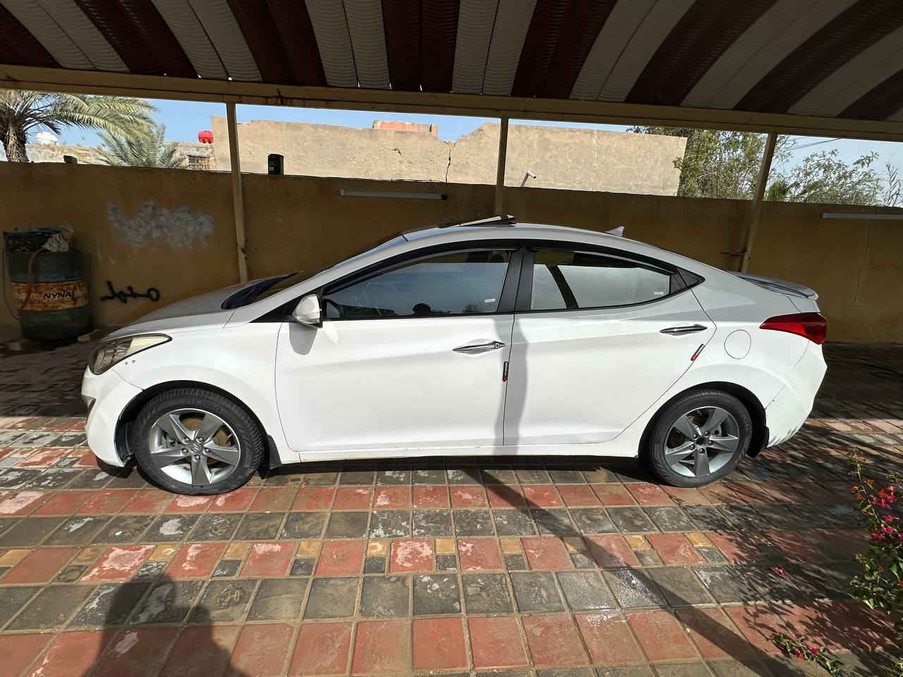 النترا 2014 خليجي رقم كربلاء الماني فول مواصفات محرك ١٨٠٠ دوش جاهزة من كلشي كير ومحرك وحدادية وتبريد خير من الله ، تحويل ثاني يوم مواصفات السياره 
١. محرك ١٨٠٠ دوش
٢. فتحة 
٣. داخل صاج
٤. اشاره بالمري
٥. مري شفط 
٦. خمسة ويل كب
وبعد بيها مواصفات معروفة بيها صبغ باب خلفي فقط والجاملغ الامامي اني بدلته بدون ضربة السعر ١١٨ وبيها مجال بسيط مكاني كربلاء ناحية الحسينية للاستفسار الاتصال على ***********
