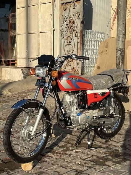 سلام عليكم دراجة للبيع ايراني تعمير صارلهة اسبوعين مكينة ثاني تبديلة للبيت للشغل تعميرة كلهه سيد خلدون شاصي سكنر الشراي يخابر#ميسان🧿☝🏼***********
