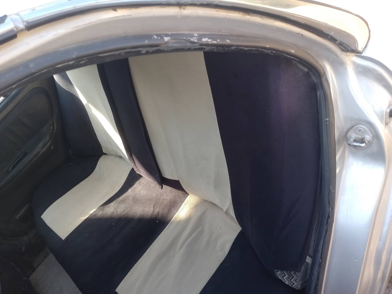 السلام عليكم سوناته ٢ للبيع موديل ٩٣ مصبوغه عام لجماليه بدون ضربه كير مكينه بشرط كير عادي تبريد نقصه غاز تدفئه بيها كهربائياته  شغاله لايت زنون رقم ديالى أنكليزي بااسمي سنويه 30 السعر 44 وبيه مجال للشراي  اتصال ع رقم ‏‪0771 898 9579‬‏ مكاني بعقوبه كنعان
