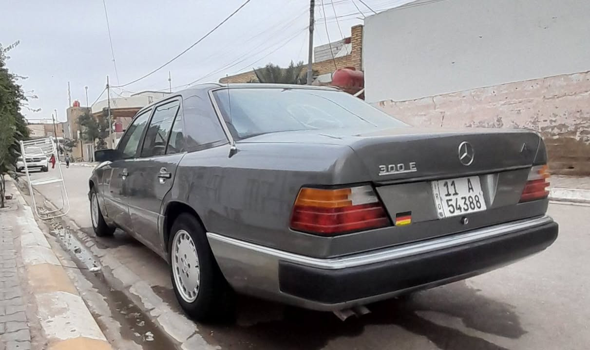 السلام عليكم سياره مارسيدس دب لبيع موديل ٩٠ رقم بغداد انكليزي محرك بطه ٣٠٠٠ تبريد شغال سياره جاهزه العنوان واسط قضاء الحي لاستفسار ***********
