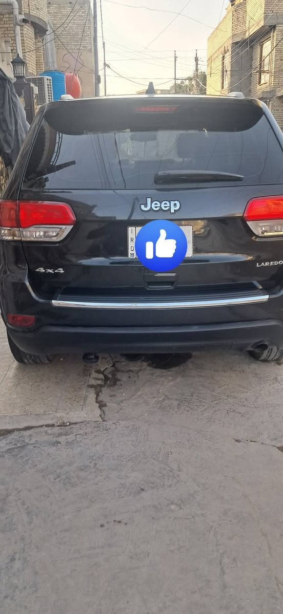 سلام عليكم جيب لاريدو للبيع موديل 2015/خليجي بيها صبغ قطعتين بنيد وجاملغ بدون حادث او فتح وبدون ايرباك المواصفات فتحه بصمه كشنات كهرباء تبريد قطعتين زراكات لايت شفتات استيرن جهتين كير طياره المرغوب +ماوس شاشه كبيره تشغيل عن بعد سياره جاهزه الرقم بغداد بسمي العنوان بغداد الدوره السعر 200 للاتصال:***********
