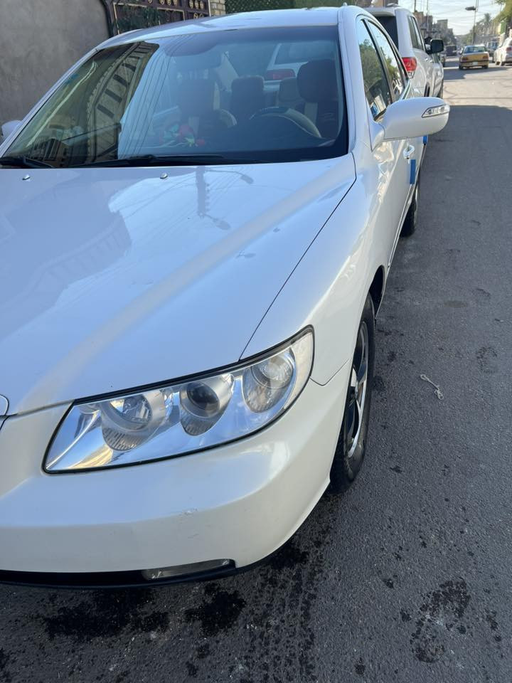 سلام عليكم بيع مستعجل  ازيرا موديل 2008 خليجي محرك 2700  فتحت سقف
محرك وكير خير من الله مثبت سرعه  تخم تايرات جديد تدفئه تبريد كله شغال سياره  
بأسمي سنويه لل 2029 السعر على خاص    عنواني بغداد حي العامل ***********
