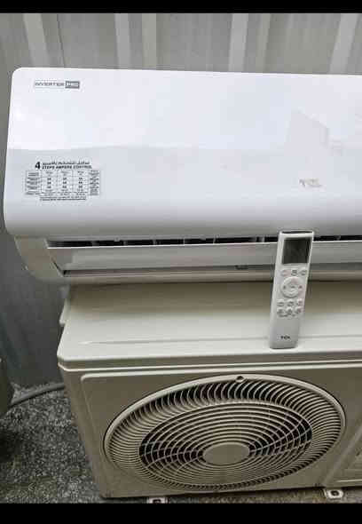 سبلت TCL حجم (واحد طن )انفيرتر تحكم امبير يشتغل علسحب تحكم على3 مراحل 
بلادي على وضع الشركه بدون اي تصليح 
ملحقاته كامله بوراي  ريمونت قاعده وايرات غازه مقفول اصلي  شركه 
سعره  375  شامل التنصيب والنقل
 داخل بغداد فقط 
مكاني بغداد قريب الشعب بوب الشام     للاتصال *********** او وتساب 
موجود توصيل بكروه داخل بغداد فقط

