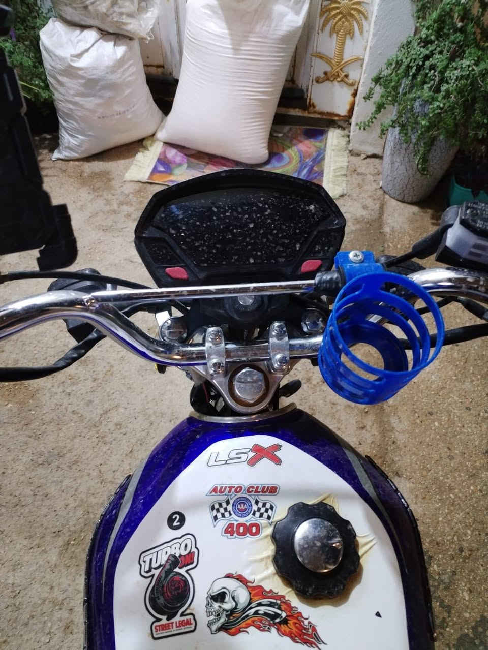 السلام عليكم من رخصت الادمن ايراني 2024 للبيع مكفول من كلشي وتجي تفحص وتشوف بعينك ماطور بعده بلادي الشراي يفقس عيني وليدور سوالف ليطب كامل من كهربائيات ومحرك وكير تايراته جدد الخلفي قبل سبوع تبدل والامامي نضيف سعره 825 وبي مجال
