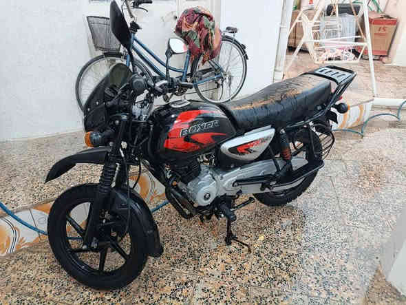 السلام وعليكم للبيع دراجه بوكسر جبلي ( فحل ) رقم وسنويه رقم بغداد دراجه نضيفه جداً مكينه ما مفتوحه السعر 2400 بس بيع ماراوس ***********
