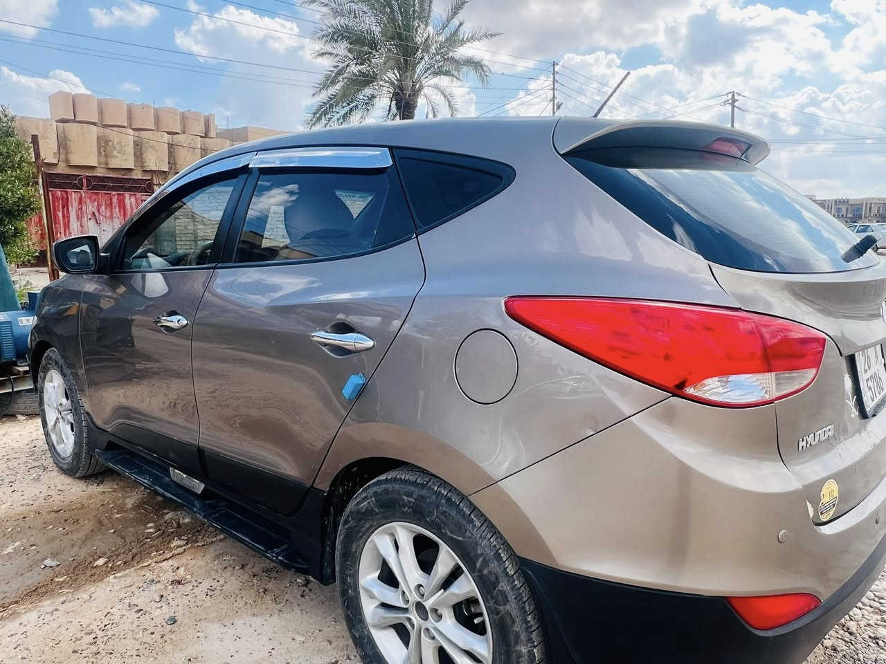 توسان ٢٠١٠ نظيفه تخم تاير جديد   السياره نظيفه كلش ضررها مبين بالسونار بسيط كلش بدون دواخل 
محرك ٢٠٠٠
مري شفط 
تدفئة تبريد كلشي شغال ما بيها اي نقص 
السعر ١٣٠  
المكان تكريت 
التواصل على الرقم ***********
