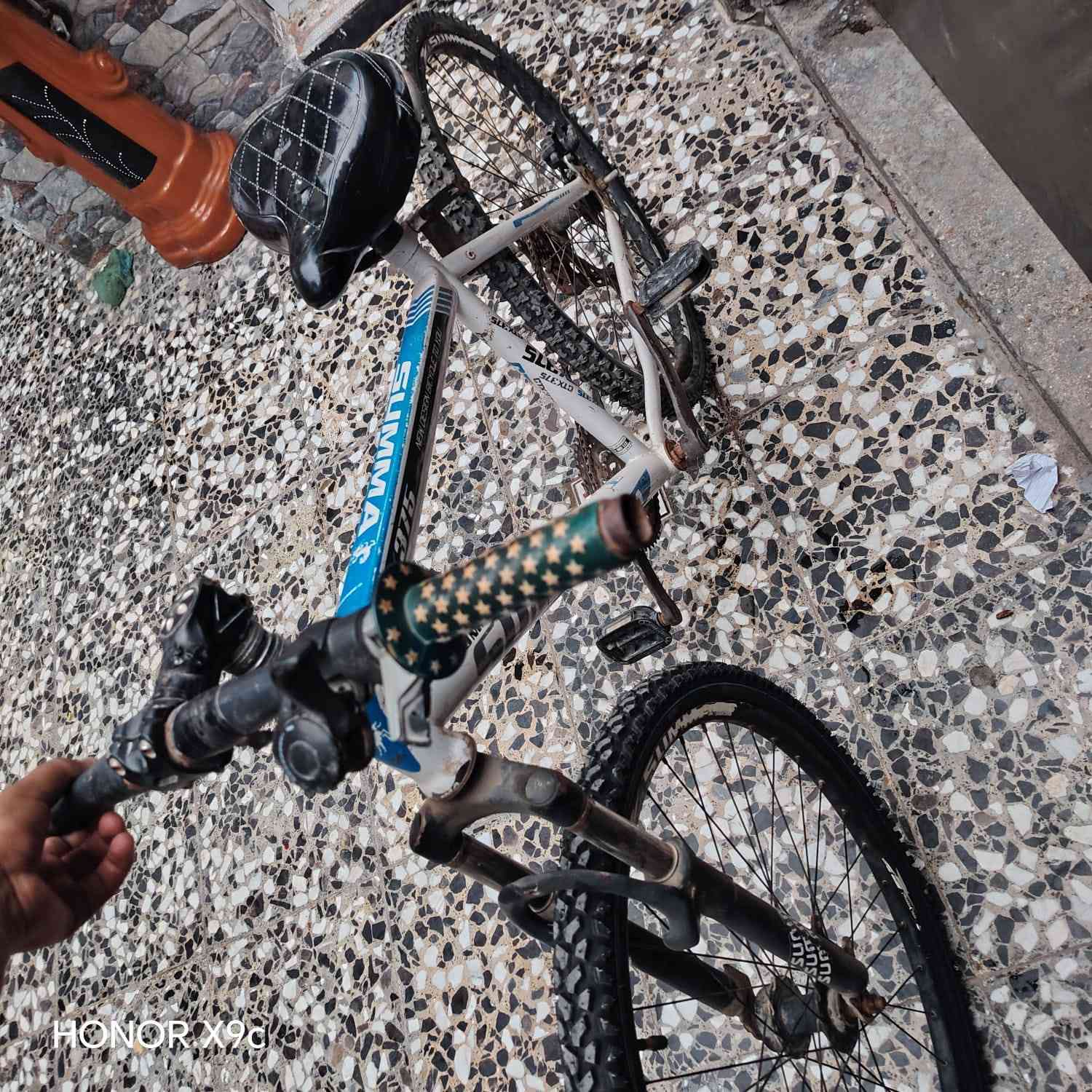 السلام عليكم  
باسكلات البيع 
رصاصي  بناتي 45
الزاق ياباني 
55
***********
