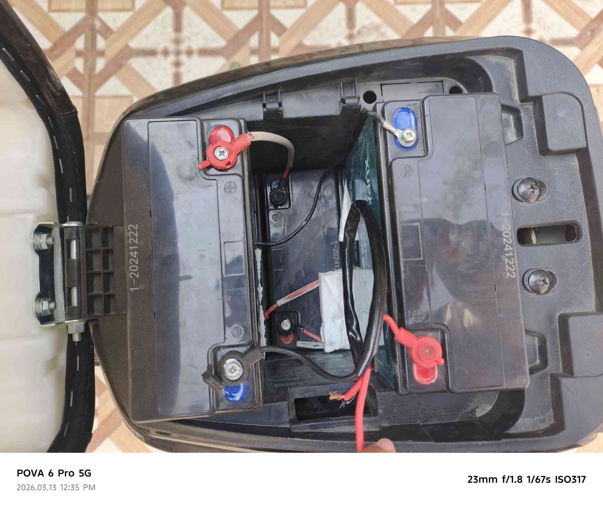 دراجه شحن نظيفه صارلي 3 اشهر مشتريها
استعملها فقط للدوام بيها بلوتوث وبيها رادارات سرقة شحنها يكفي 45 كيلو وبيها بصمة وكارت وسويج للتشغيل بطارياتها مابيهن شي ولا مبدلات نضيفه فول بس محتاج وبعتها وبيها فقط عطل واحد وسعر تصليحه 25
السعر:375 
سبب البيع: محتاج 
عن الحلال والحرام بيها عطل واحد وهوه الفيوز سعر التصليح مالتها 25 الف فقط الي يريد يشتري يتفضل خاص والمايشتري لايجي بس يحچي او واتساب على هذا الرقم ***********
