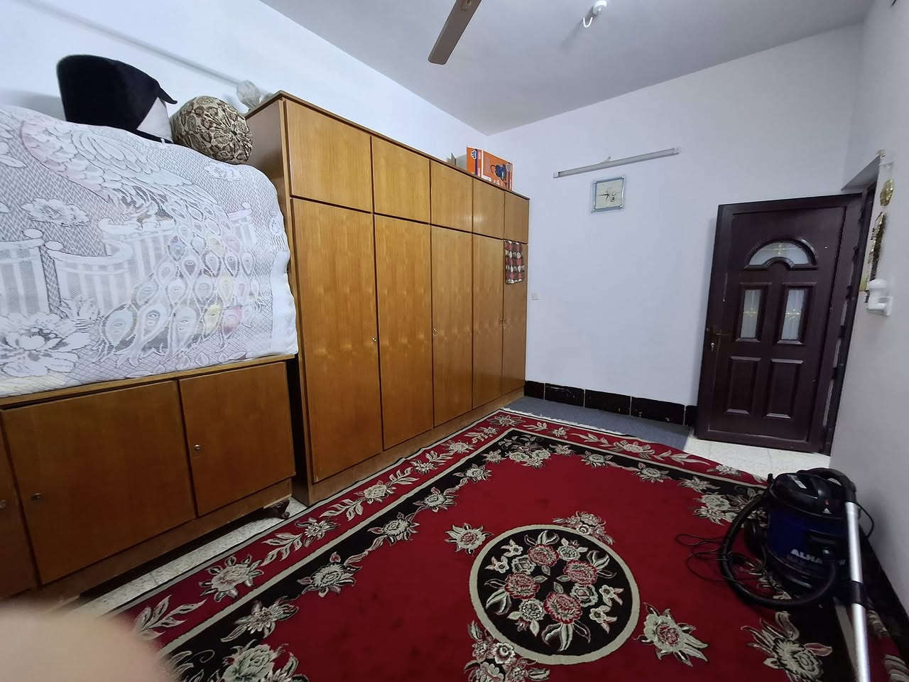 #دار للبيع طابو صرف ( طابقين)
#المساحه 200م الواجهه 10م
#العنوان  شارع حي الحجاج قرب مدرسه الخنساء
______________________________
#ط1 غرفتين نوم _ هول _ استقبال _ مطبخ _ صحيات _ كراج
#ط2غرف نوم عدد 3 _ هول _ صحيات _ بيتونه
______________________________
للأستفسار الاتصال على الارقام التاليه 
***********
***********
