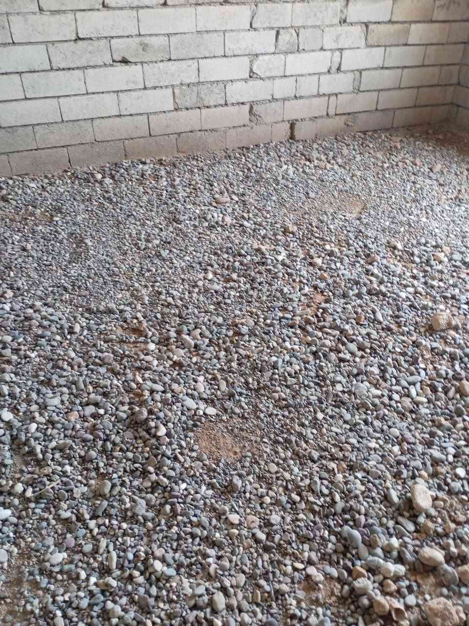 السلام عليكم يوجد لدينا كادر متكامل عندك تصفير مال بيت وعندك تصفير قدمت بيت وعندك تنظيف مال حوش وعندك تفليش حايط او عندك اي شغله وعندك تصفيط مال بلوك هذا الكادر يتواجد باسعار مناسبه مع شغل رقم واحد تم تصفير هذا البيت في قريه الحود  حار الجبله مكلف بالنشر(***********
