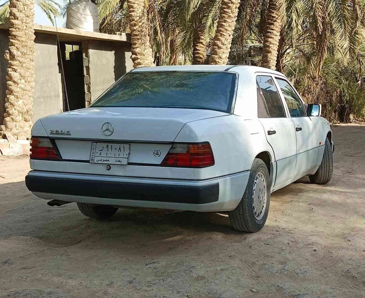 السلام عليكم مارسدس موديل 88 مكفوله ضربه بس جهه صبغ والباقي كله بلاد سعر 55و بيها مجال مكاني السماوه مكينه فيفي تي مال بطه ثنين ونص رقم ***********
