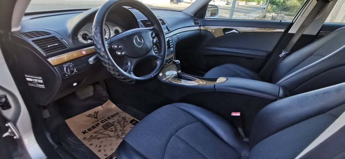 *Mercedes avantgarde  E200-Kompressor*

· مرسيدس بنز E200
اعلى مواصفات في فئتها
 محرك 4 سلندر + كمبريسور (موديل 2008)
· الـسيــارة جــدا نــظــيـفـة مــاشــيــة 173 الـــف فــقــط  ب أسمي (تحويل مباشر) السياره على أيد وحدة من 2010 لحد الأن...
· هزة الى سنة 2026 وسنوية جديده الى 2028
(مـوقـع السيارة و رقمها أربــيـــل)
· مــقـاعـد كـهـربـائـيـة
· مـثـبـت ســرعــة (Cruise Control)
· مـقـاعـد وسـط قـمـاش أطـراف جــلـديـة، مـع تـدفـئـة
· فـتـحـة سـقـف كـهـربـائـيـة
· نـظـام الـتـحـكـم فـي الـتـبـريـد والـتـدفـئـة ثـنـائـي
· تـبـريـد وتـدفـئـة قطعتين
· لايتات زيـنـون بلادي
. حـسـاسـات مـطـر
· نـظـام ESP 
· ايرباك كـلـه سـلـيـم
· نـظـام (ABS)
· ويــل 17 انـج بـلادي
· ضررها فقط قطعتين بارد
. *كفالة المكينة و الكير و التحويل و الايرباكات و الدواخل و الغرامات* 
PDR تعديل
(باب السكن والجاملغ الخلفي من جهة السائق) فقطططط 

للتواصل
واتس / فايبر
*********** أربيل, العراق
