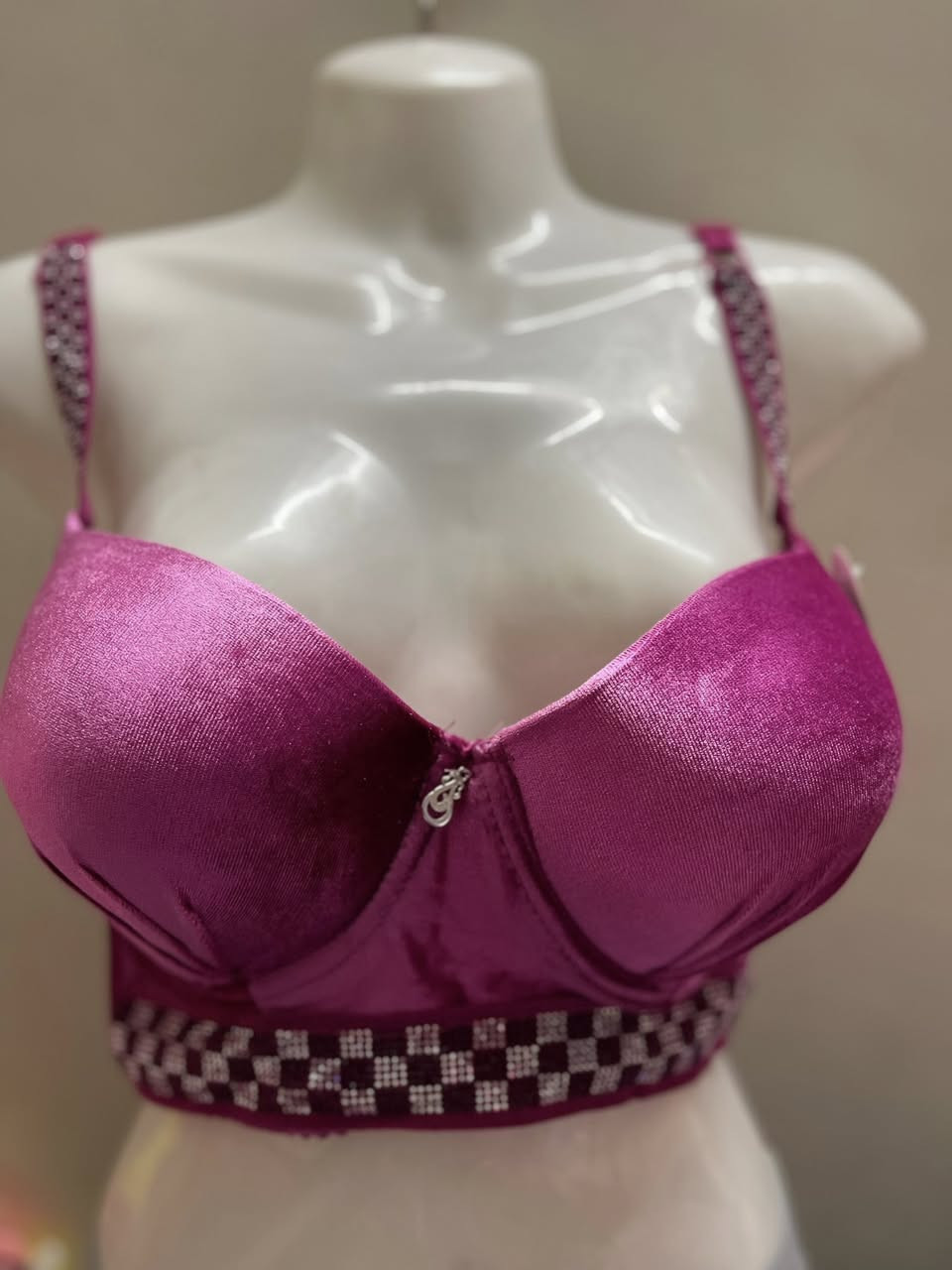 حمالات قياسات من 40
حد قياسات خاصة. 
ماركة اصلي واسعار مناسبة.


**إذا كنت صاحب هذا الإعلان وتريد حذفه لأي سبب، رجاءا أرسل رسالة إلى الدعم الفني**