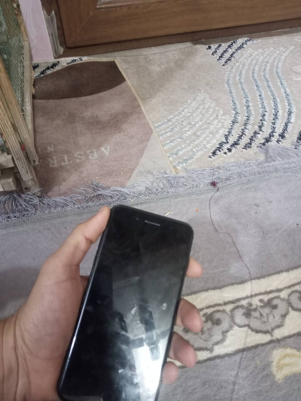 سلام عليكم ايفون 7بلاص ذاكره 128 لون اسود ما مفتوح شرط حاسبه بطاريه 79 سعر 100بي مجال
***********
