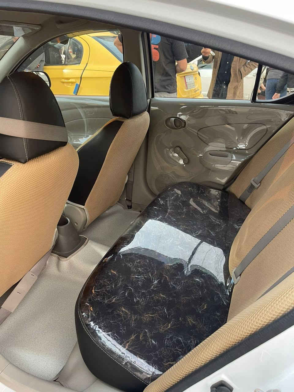 السلام عليكم نيسان سني مديل 23 كفاله عامه بليته زركه خليجي ماشيه 40الف حقيقي السعر 124 رقم الهاتف ***********
