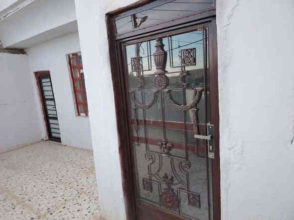 السلام عليكم مشتمل بدون اثاث  للايجار طابق ثاني متكون من استقبال ومطبخ وغرف نوم ٢ وصحيات العنوان القادسيه حي الجامعه  قرب مدينه الألعاب مجاور ماركت المنارة للاستفسار الاتصال على الرقم ***********
