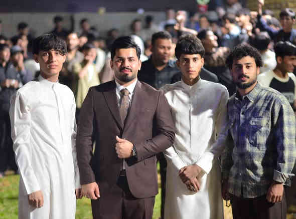 #افراح_السادة_الزوامل  حفل زفاف علي سعيد الزاملي 

https://t.me/kr22A/60425?single
المصور كرار صبيح الدبي 
✨ لتصوير كافة المناسبات ✨
📸 حفلات – أعراس – مؤتمرات جلسات تصوير احترافية
📞 ***********
تميزك يبدأ بعدسة كرار الدبي 🎬
