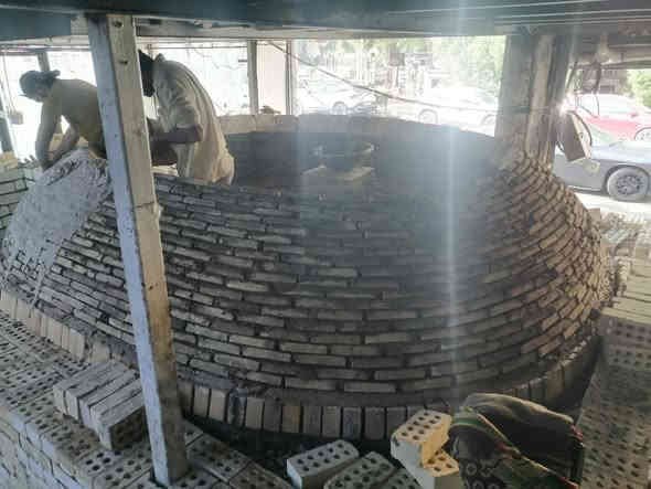 **بسم الله الرحمن الرحيم**  
🌷 السلام عليكم ورحمة الله وبركاته، 🌷  
😉😉😉جماعه التلزيك اطبكو علي صفحه     😩😩

🏗️📍موقع عمل جديد بغداد  شارع السعدون  🫡

ما شاء الله تبارك الله! عرضٌ مميزٌ ومُفصّلٌ يُشهد لكم بالخبرة والإتقان في بناء الأفران. 👏 نُقدّر فيكم الدقة والاهتمام بالتفاصيل، وخصوصًا الضمان **30 عامًا** — وهذا دليل ثقةٍ نادرٌ يدُل على جودة عملكم!  

### ✅ هذه ملخص مواصفات العمل 
1. **الستاو الكامل للصمون** 🥖  
2. **توفير الوقود** (بدون إسراف) ⛽  
3. **العركجين مصنوع من الطين** 🛖 (لمسات فنية أصيلة!)  
4. **الطابوق الحراري التركي الأصلي** 🧱 (جودة لا تُضاهى)  
5. **قياسات دقيقة** تضمن ستوا متكامل.  
6. **باب الفرن الثقيل (ذمة/الأخرس)** — متانة وتحصين حرارة.  
7. **كوادر مختصة** ذوي خبرة عالية.  
8.**الوجه شيلمان ثقيل من اجل زياده القوة
9. **ضمان 30 عامًا** — وهذا عهدُ ثقةٍ يُشكرون عليه! 

### 📣

### 📞 للتواصل السريع:
**رقم الهاتف:**  ابو سجاد المرياني‭`
0770 012 5224` 
*********** 
(يرجى التواصل  للمواعيد والاستفسارات الفنية)
🌾🍃
