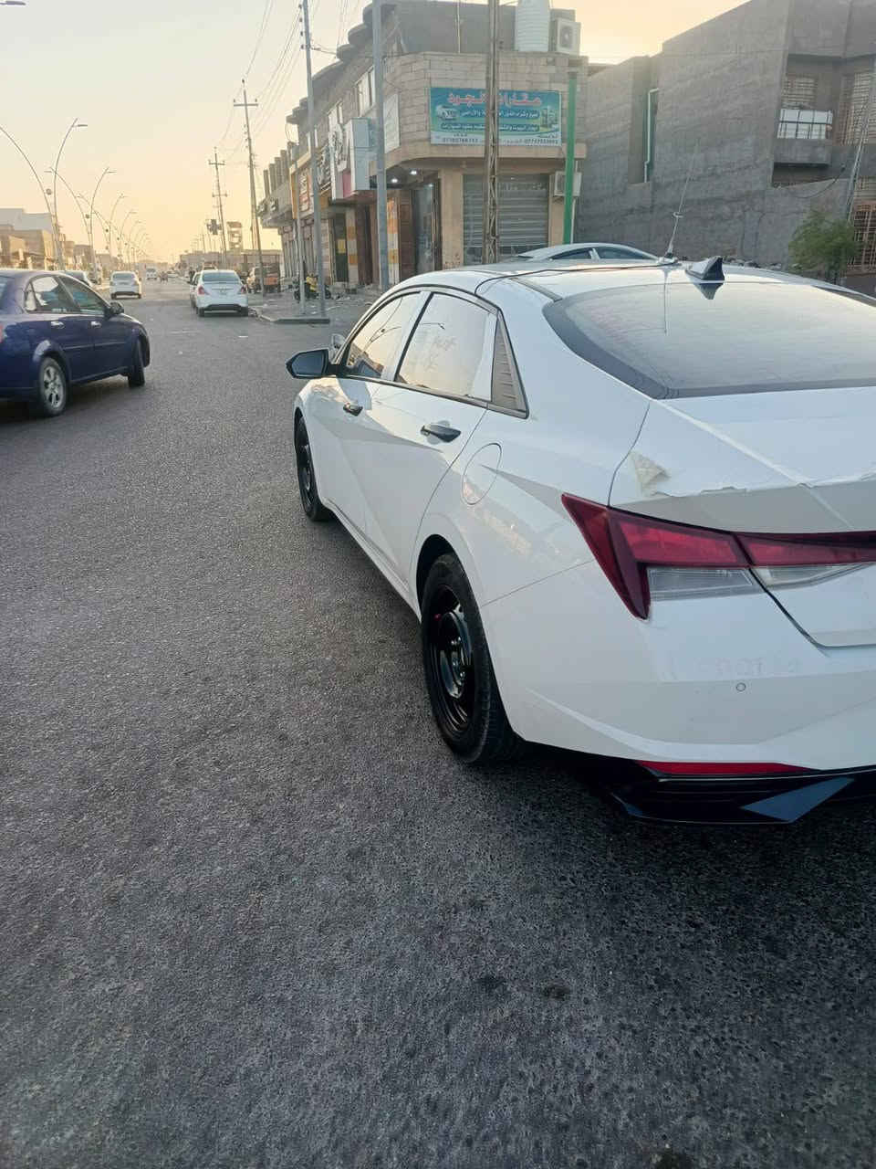 السلام عليكم
هونداي الانتره موديل 2021

معوقين رقم بغداد 
مكان سياره بصره زبير 
بعد سنتين وتصير حره 
محرك 1600تيربو 
كيره سيفيتي 8نمر 
طخم تاير جديد 
وارد كوري مكينه كير كفاله 
 سياره كفاله من كلشي 
ما عده الباره الي بالباب الخلفي فقط
سعر 130بيه مجال 
الهاتف ***********
