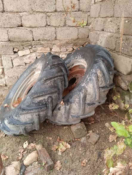 سلام عليكم تايرات 24 مال مرشات اللبيع  السعر 250قفلهن. عنوان جنوب الموصل.  ***********
