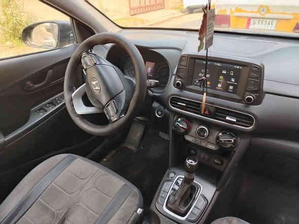 2020 وارد كندي
رقم بغداد جديد بأسمي
محرك 2000 دوش
الضرر:
حادثها من كندا باب السايق تبديل + الباب الخلفي فقط صبغ
بالعراق نطخ بيها الصندوك وصار تعمير وصبغ على كد الحادث 

المواصفات:
تشغيل عن بعد، بصمة، رادارات جانبية، كاميرا خلفية، تدفئة مقاعد، تدفئة ستيرن، شاشة لمس، مانع انزلاق، 2 بصمات(سويجات) 

السعر: 140 ورقة
العنوان: بغداد البلديات
للتواصل: *********** بغداد
