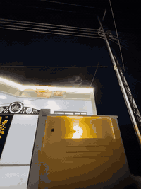 نعيد نشر بسبب الوعود الكاذبه مشتمل للبيع حي سلام المساحه 120ركن مربع وجه ساحات حي سلام 
استفسار او اتصال على رقم
 ***********
