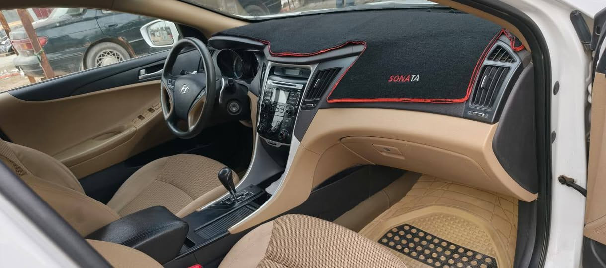 سوناتا موديل ١٢ خليجي مكينه ٢٤٠٠ رقم سليمانيه نكليزي باسمي تريد تحويل تريد وكاله بيه قطعتين صبغ بدون دواخل السياره جاهزه من كلشي تدفه تبريد اي نقص مابيه تخم تاير 
السعر ١٣٠ وبيه مجال الاتصال ***********
