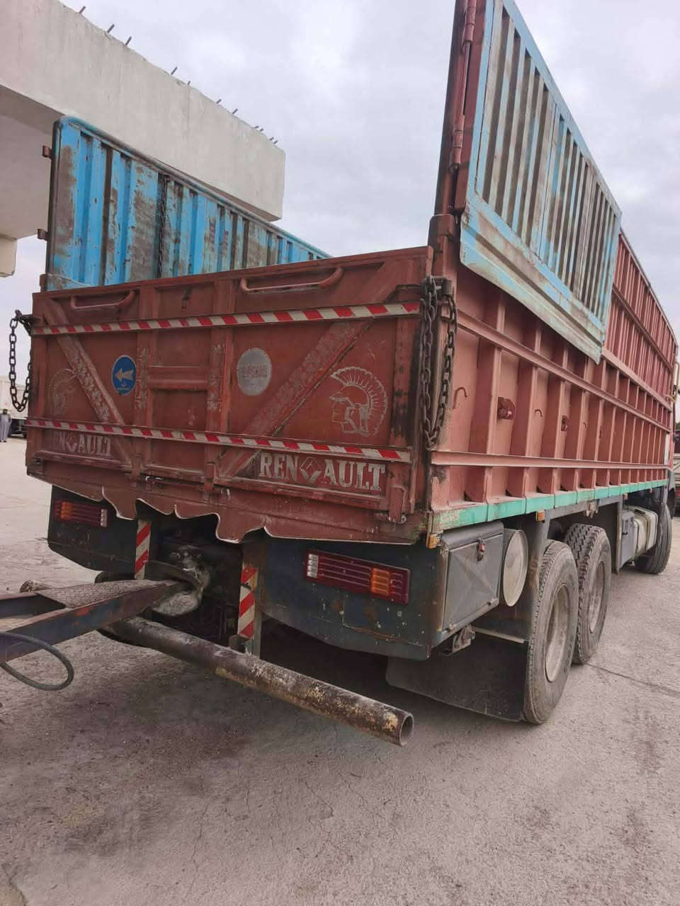 سلام عليكم رينو2003 بم ونوزل حجم 360 للبيع سيارة خير من الله اتصال ***********
