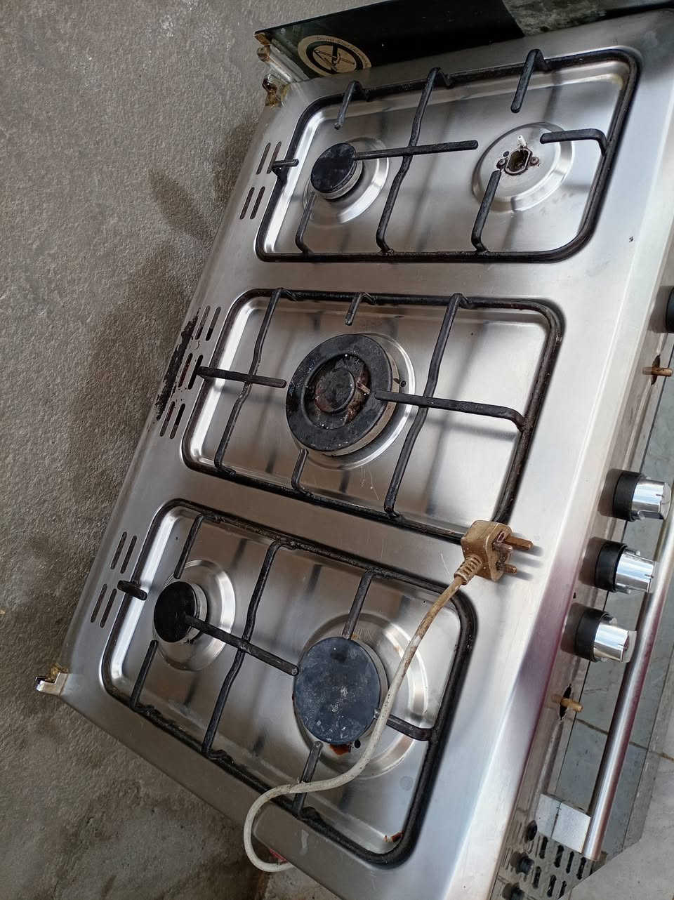 طباخ خمس عيون نظيف مثل ما موضح بالصورة  ب٢٢٥وبي مجال وبلازما الشاشة يحتاج تبديل قياس ٤٢ للبيع مكاني السفينة


**إذا كنت صاحب هذا الإعلان وتريد حذفه لأي سبب، رجاءا أرسل رسالة إلى الدعم الفني**