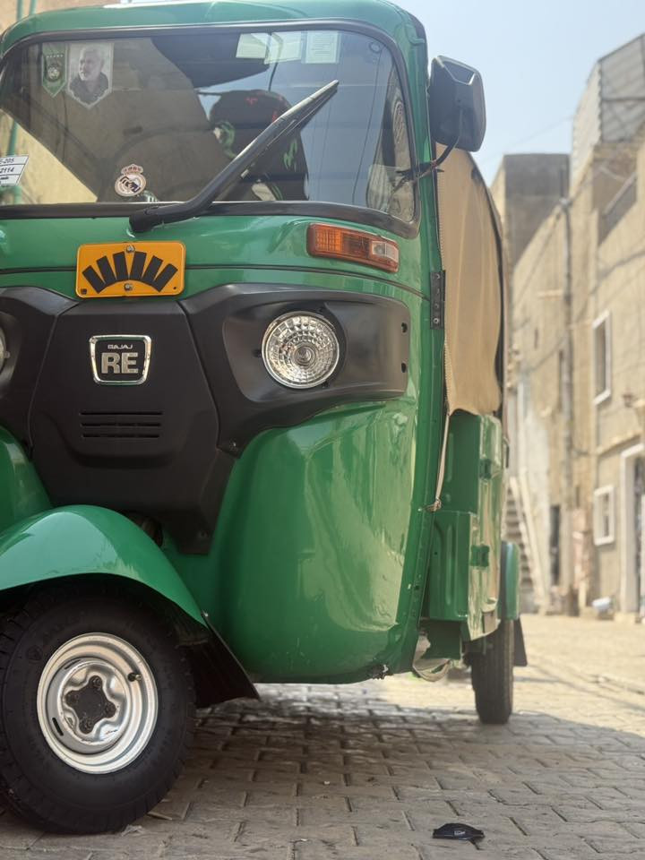 سلام عليكم تكتك مديل ٢٢شهر ٦ مكينه مكفوله الاتصال ***********
