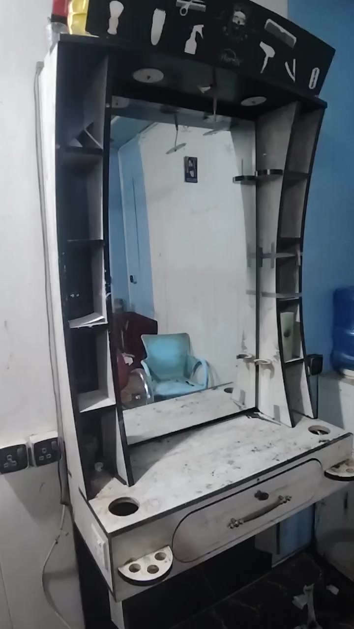 ميز مرايا وكرسي للبيع ذي قار/سوق الشيوخ سعرهم 200 وبيهن مجال


**إذا كنت صاحب هذا الإعلان وتريد حذفه لأي سبب، رجاءا أرسل رسالة إلى الدعم الفني**