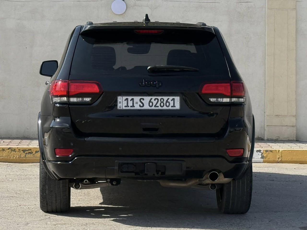 ‏‎جيب شيروكي بلاك توب 2022  امريكي
‏‎رقم بغداد بسمي تحويل مباشر
ماشيه 
‏‎ ⁃ فتحة سقف / كشنات كهرباء  / رادار خلفي امامي  / رادار جانبي / النقطة العمياء  /حساسات امامية وخلفية-  /شاشة كبيره- /محرك 6 سلندر  / كير طيارة 8 نمر   /دفع رباعي 4*4 - كشنات  / جلد / توقف ذاتي /

عنوان بغداد  الاعطيفيه شارع دامرچي 📍📍

للتواصل : ***********
