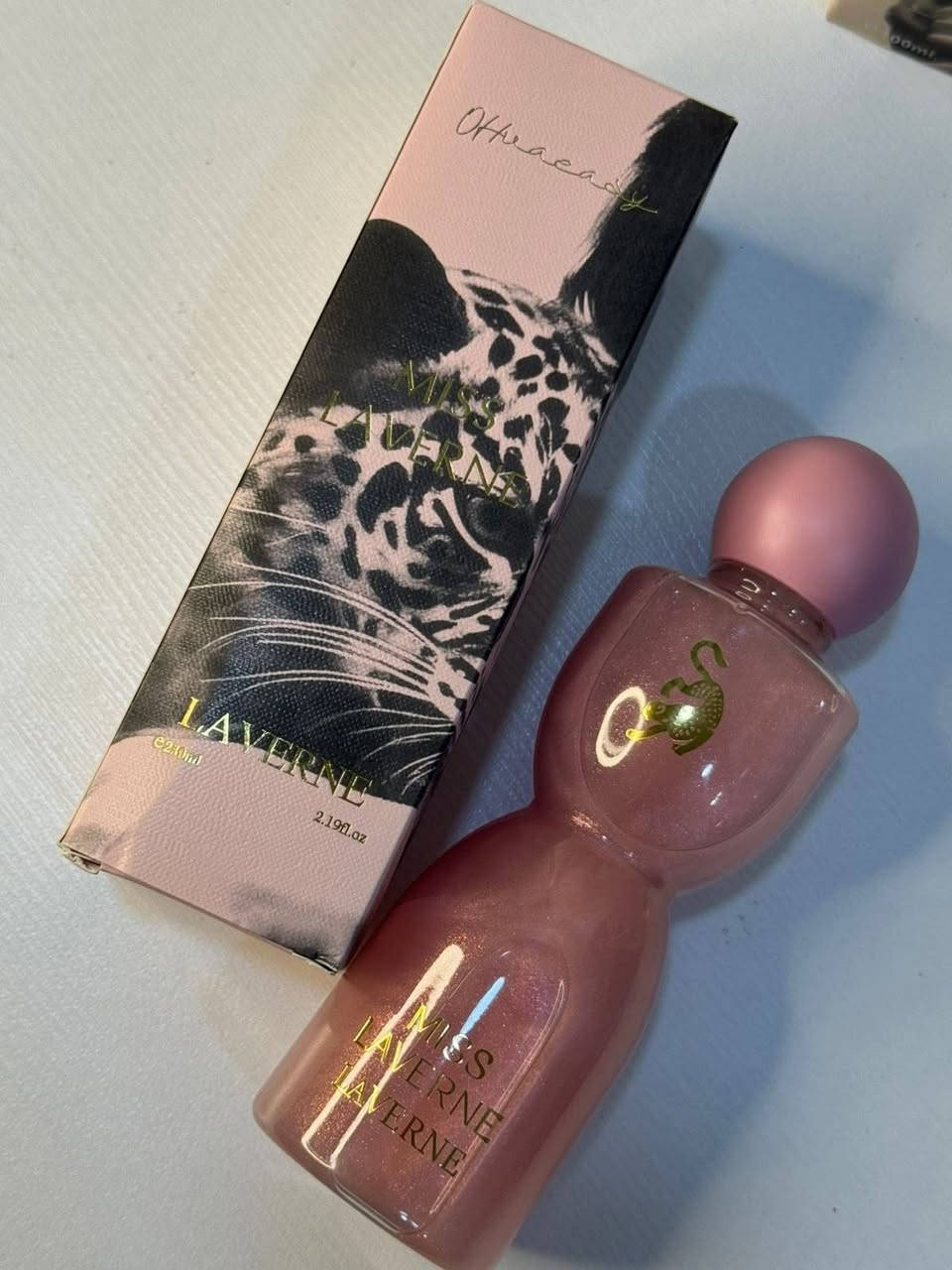 ✨ سيت الأنوثة والجاذبية.. عطر وسبلاش "مس لافيرن" ✨
لأن أناقتچ ونظافتچ ما تكتمل إلا بريحة تاخذ العقل، وفرنالچ الثنائي المثالي من مس لافيرن.. عطر وسبلاش بنفس الوقت حتى تظلين فواحة ومنعشة طول اليوم🌸💖

🛍️ شيتضمن السيت؟

عطر مس لافيرن الفاخر (Eau de Parfum): ثباتية عالية وريحة تجنن ومميزة، ترافقچ بكل مناسباتچ وتخلي حضورچ طاغي وين ما ترحين. 👑

معطر الجسم (السبلاش) اللامع: للانتعاش اليومي بعد الحمام، ينطيچ ترطيب وريحة خفيفة ونظافة، وبيه لمعة "شيمر" خفيفة تضوي وتخلي جسمچ يلمع لمع. ✨ غسلي ورشي منه وعيشي الإحساس

#التوصيل_مجاني عرض خاااص لمدة محدودة#ميك_اب#بنات_العراق#بنات_بغداد#بنات_تيك_توك


**إذا كنت صاحب هذا الإعلان وتريد حذفه لأي سبب، رجاءا أرسل رسالة إلى الدعم الفني**
