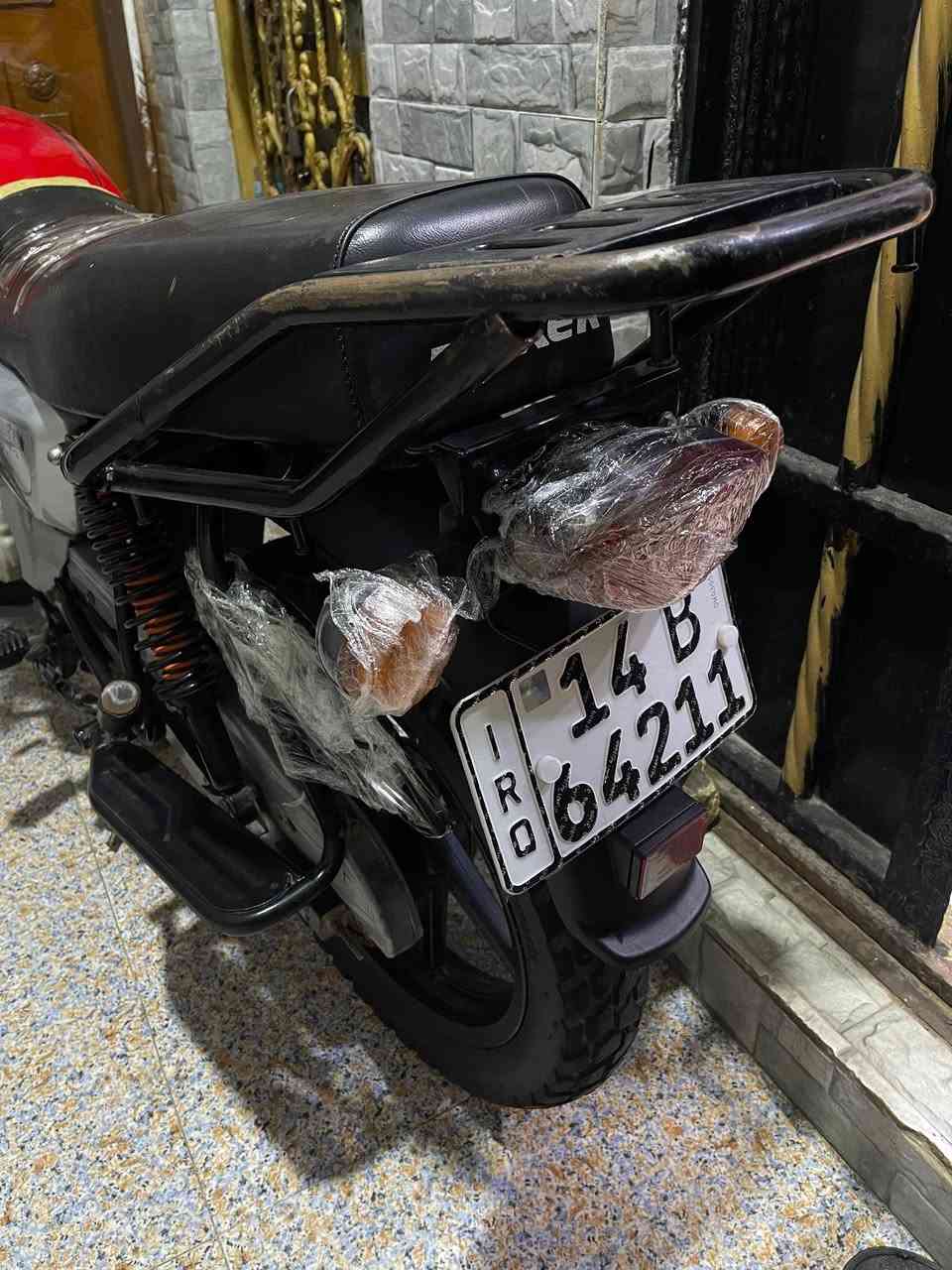 سلام عليكم للبيع بوكسر فحل سنويه ورقم موديل 2023 دراجه نظيفه مثل ما واضح بالصوره وسنويه تنتهي 2030 سعره 2250 وهلا بيك بكل وكت يمتا ما تريد والاستفسار ***********
