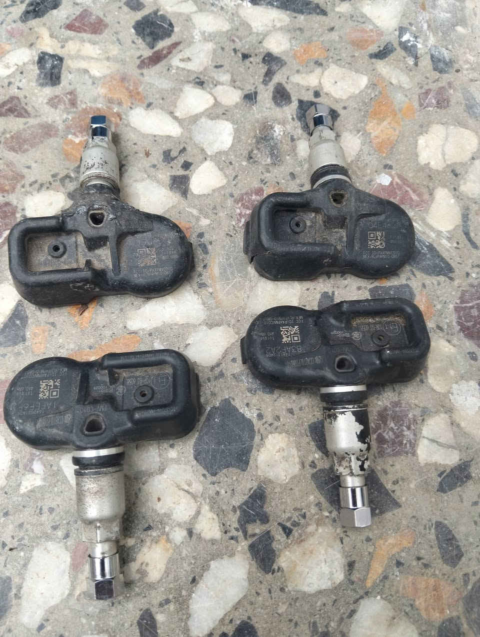 السلام عليكم 
للبيع 
تخم حساس مال كورلا بلادي موديل 17 18 19
السعر 50
الاتصال ع الرقم ***********
