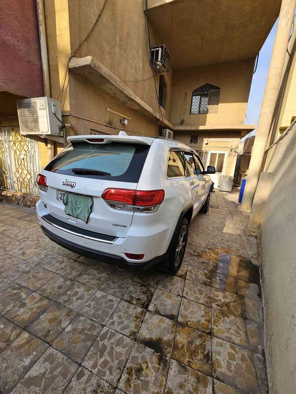 السلام عليكم
جيب كراند شيروكي خليجي لمتد ماشيه ٨٤ الف كيلو متر موديل ٢٠١٩ رقم اربيل بسم شركة دلير خسرو رقم جديد لغاية ٢٠٢٩ وكاله بأسمي السياره بيه مكانين واحد بارد أربع أصابع ومسحوب كارت والثاني PDR مسحوب كارت أربع أصابع السياره مغلفه ppf السياره انا أراعي الثانيه اله كلشي بيه بلاد فقط مبدل حداديه أماميه وفابريتر التبريد وعبوه فيت وطخم دسكات والباقي على البلاد السياره فول مواصفات لمتد طخم تاير جديد تايلندي بطارية جديدة نوع بوش السعر ٣٠٠ وبيه مجال راسلني وتس اب ادزلك فديو كل التفاصيل السياره شوف السياره وتدلل للتواصل *********** مكان البصرة
