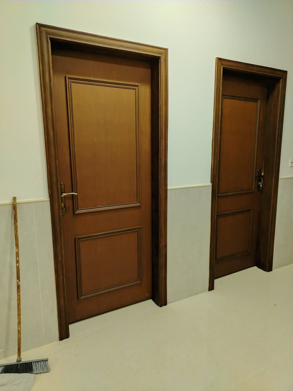 صبغ ابواب لون بندقي مطفي مات
ورشة الفرشاة الذهبيه لصبغ الموبيليا بأنواعها
هيت - الزهور الاولى - قرب مجمع دلع بيتك ومدرسة زدني علما
هاتف__ ***********
واتساب
