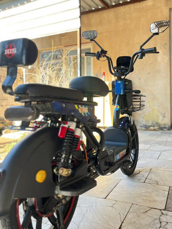 السلام عليكم دراجة شحن وبايسكل شركة HIS موديل 25 حجم 26 ( اكبر حجم ) استخدام قليل مابيها أي عطل فقط حساس البصمه عطلان سرعتها الحقيقه ٦٠ وتكون اربع نمر ، بيها MP3 ، دبل اشاره ، خمس بطاريات 
مكاني ناصرية مركز 
السعر : 325 وبيها مجال للطيبين 
الرقم :***********
