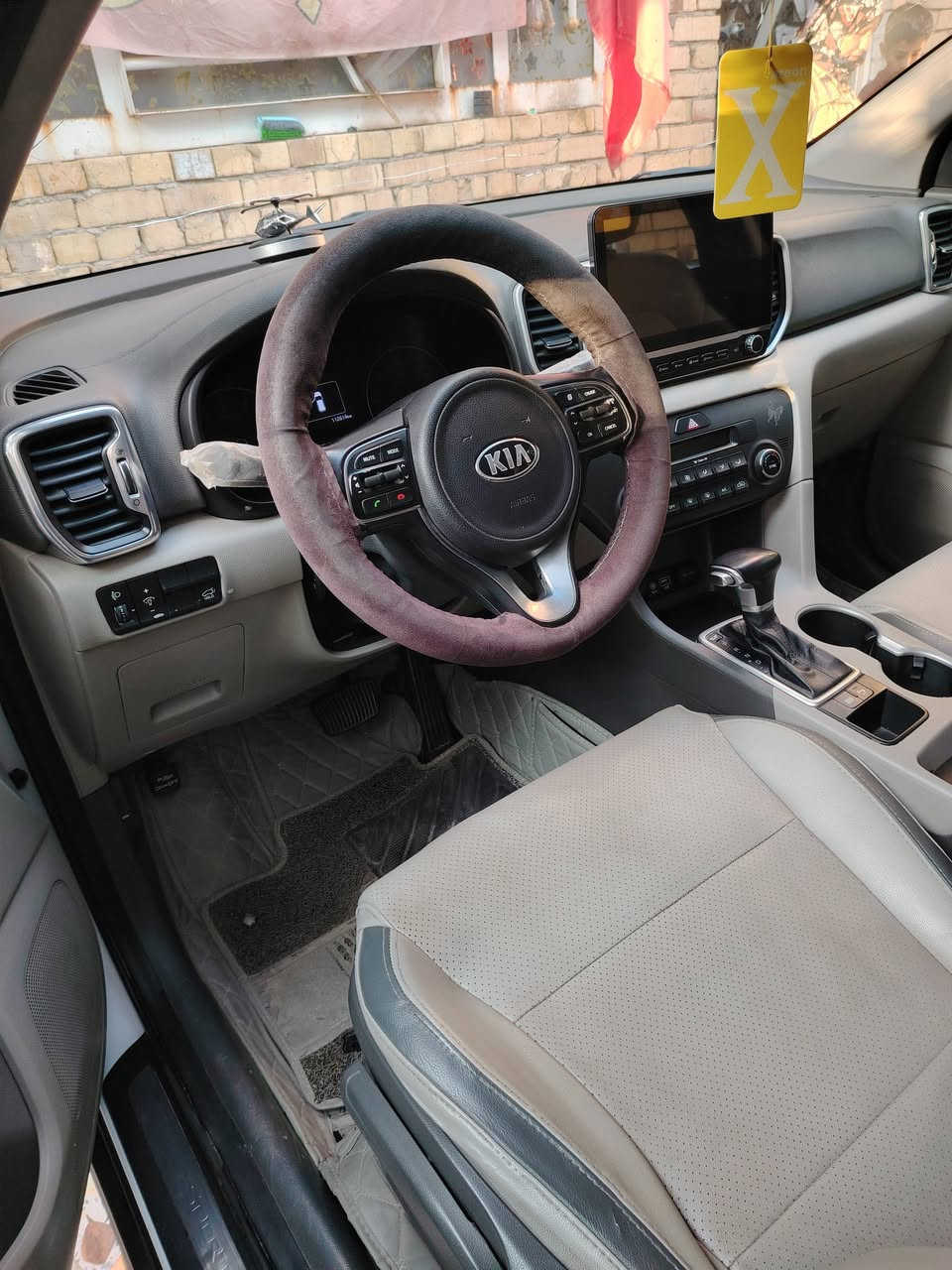 سلام عليكم
كيا سبورتج خليجي
فول مواصفات 
سنويه مجدده 
موديل 2017

السيارة مكفولة كفاله عامه عدا صبغ اقل من شبر يم سكن

مكينة 2000 دوش

بونراما بالكامل 

بصمةتشغيل

بصمة عدد 2

وبصمة ابواب

ترحيب عند الاقتراب

ماشيه ١١٢ الف حقيقي

مري شفط

لد نهاري  + بك لايت LED

لايت ضباب

صندوق كهرباء 

كشنات جلد ومخمل 

تحكم ستيرن فول مع تحكم بلوتوث

قطعتين تبريد امامي وخلفي

سايد بريك قدم

لايت اوتو

ويل كروم

حساس خلفي

نضام منحدرات

كامره دواره

شاشة اعطال

بعد بيها هواي موصفات

السياره معروضه 185

رقم بغداد

مكاني واسط مركز المدينه الاستفسار ***********
