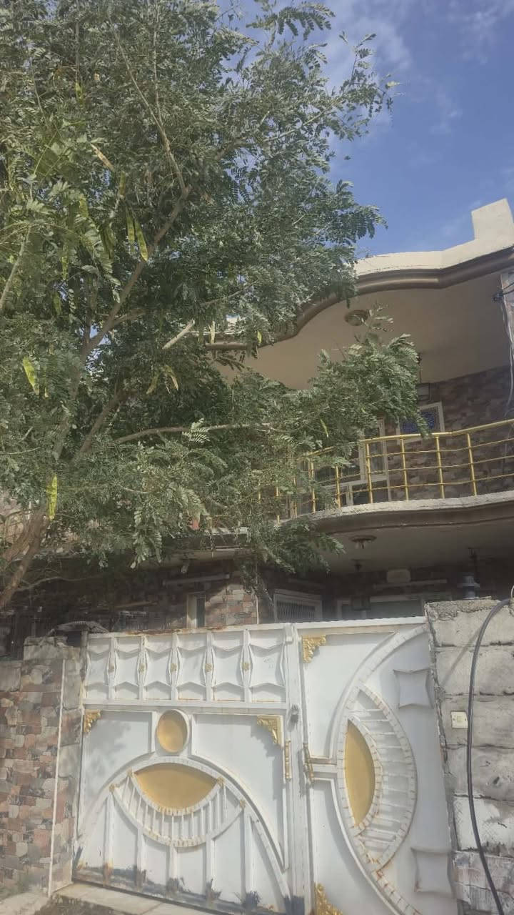 سلام عليكم بيت قاطين  للبيع مساحه 200م في بانميل بيت فول كله مغربي السعر 55 قابل للتفاوض للستفسار ***********
