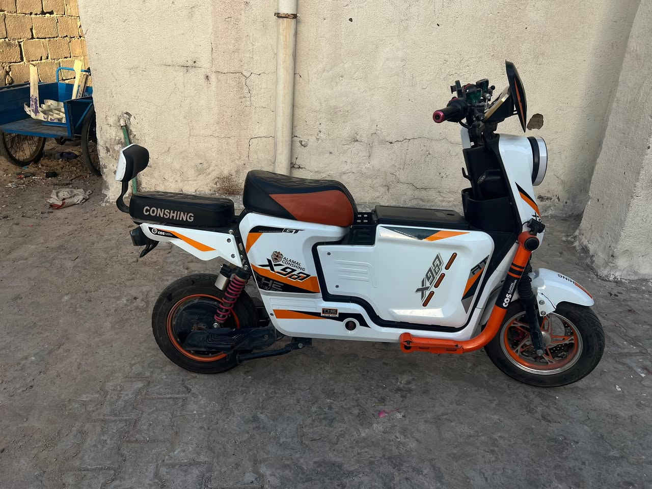 دراجة شحن x900 للبيع كامله مكمله وبطاريات بعدها بحيلهن ب375الف وبيها مجال رقمي(***********)
