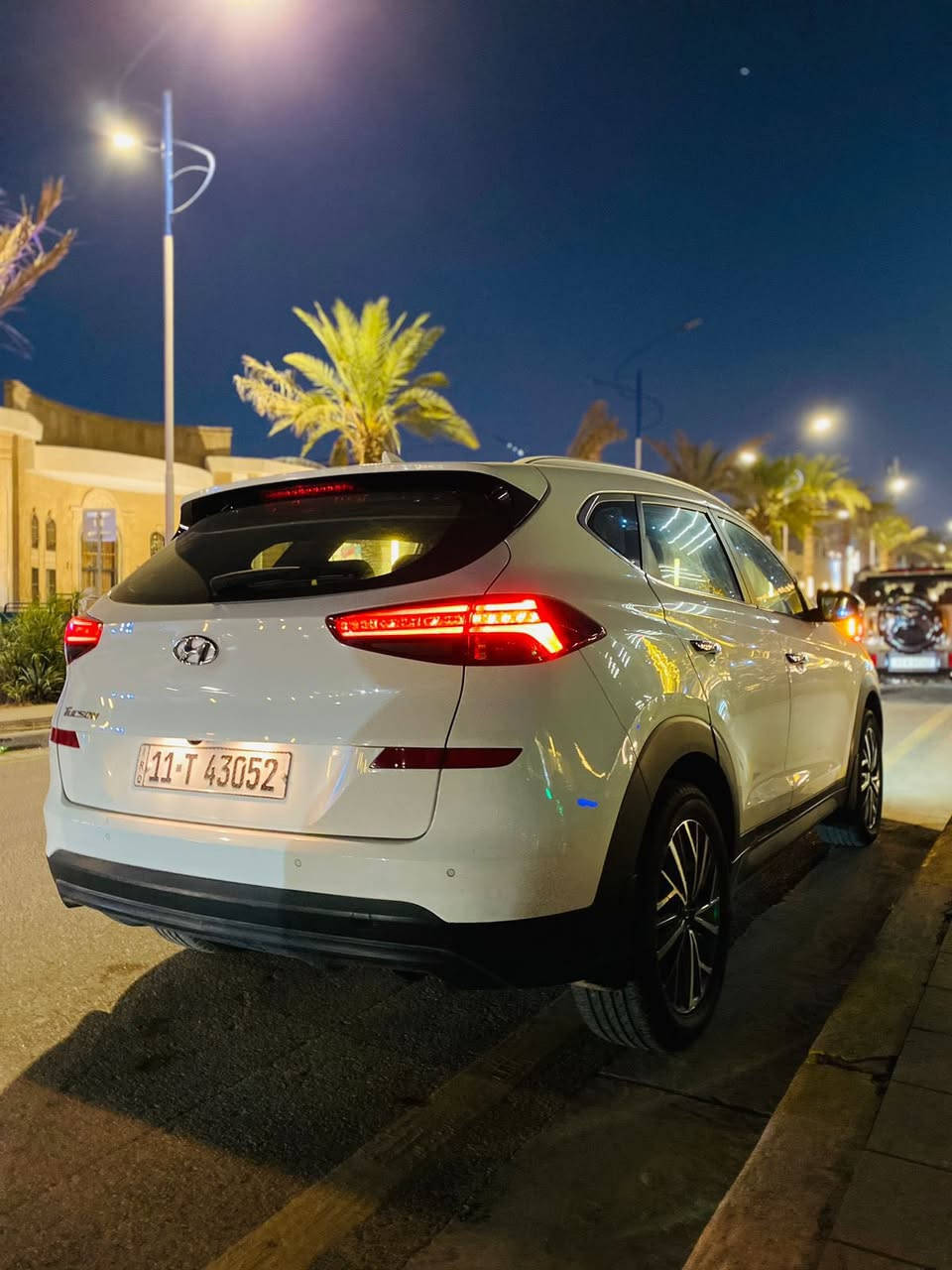 السلام عليكم
توسان 2019 خليجي للبيع فقط
سيارة نظيفة وما ناقصها برغي 
وممشاها حقيقي 69 الف كيلومتر
السيارة بيها قطعتين بس وموضحات بالسونار
وبيها كيس الدهن فتحته على ايدي بدلت بس الچبنة وكذلك مبين بالسونار ومكتوب 
مواصفات السيارة ونظافتها مبين بالتصوير البارحة متصوره السيارة 
السيارة خير من الله وبالعافية على الي ياخذها
مكان السيارة بغداد-اليرموك
للتواصل اتصال فقط ***********
الســـــ180ـــــعر وبيها مجال جداً بسيط حك الجية
خواتها بالسوك اعلى من هذا الرقم وكُلشي موجود بالسوك
