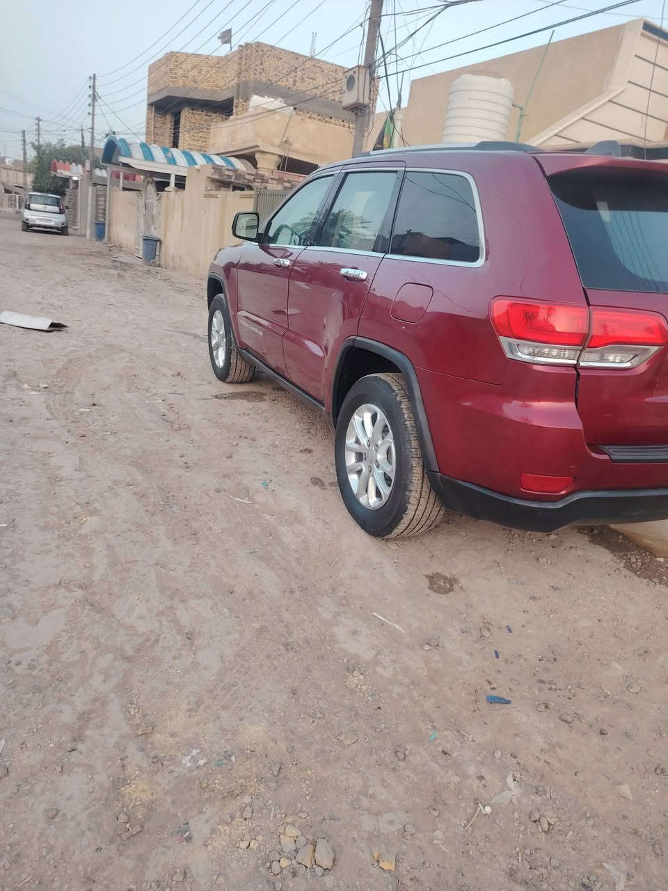 السلام عليكم للبيع جيب شيروكي موديل 2014رقم بغداد انكليزي باسمي هزه جديده وارد أمريكي حادثها جاملغ وبنيد بامريكا وبيها تعمير باللغده وجاملغ مصبوغ بالعراق السياره فول فتحه وبصمه كشن جلد تحكم ستيرن كشن كهربائي باب الجنطه كهربائي مكينه وكير وحداديه وتخم تاير وتبريد مكفولات سياره بسمي موجوده في بابل السعر 165وهذا رقمي ***********
