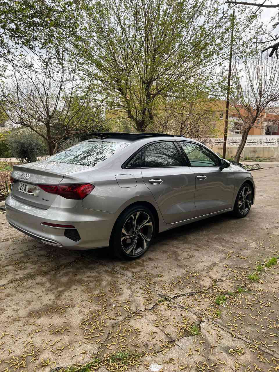 Audi A3 Quattro Mild hybrid 2022
/***********
اودي اي 3
مواصفات
فول
السيارة نص هايبرد
نضيف ماشية 50مايل
السيارة بيها 6 قطع صبخ و بدون قمارة يعني قمارة ما مصبوغ
سنوية و هزرة كلة جديد
مكان السيارة اربيل
السعر 165 و مجال
رقم الواتساب ***********
